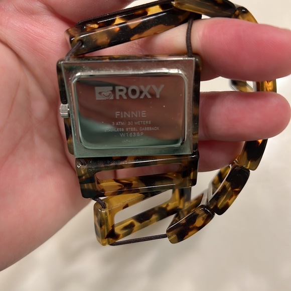 ROXY Finnie tortoise shell watch.  *NEED NEW BATTERY* - Picture 3 of 5
